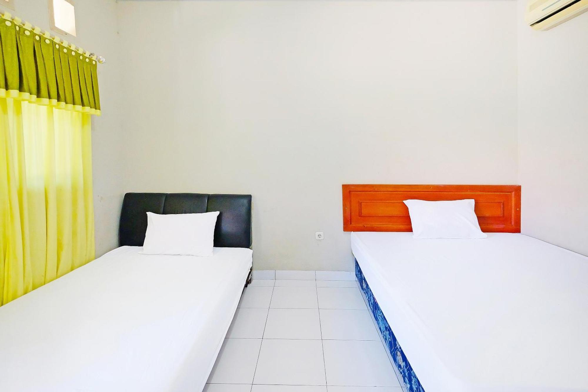 Capital O 91046 Hotel Remaja Indah Masamba Bagian luar foto