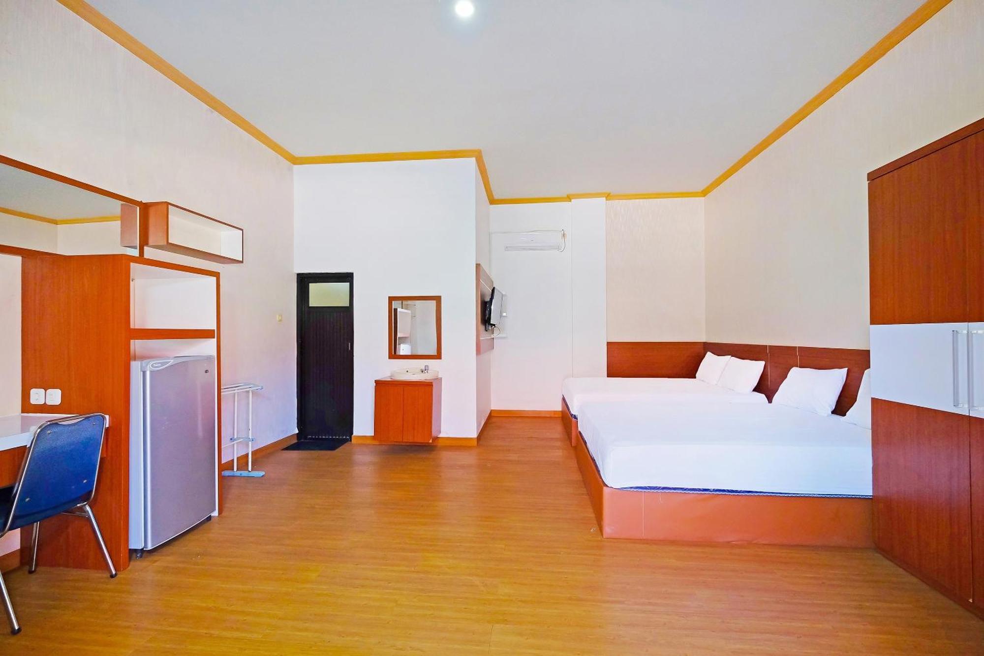 Capital O 91046 Hotel Remaja Indah Masamba Bagian luar foto